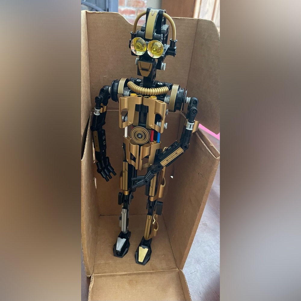 Lego Technic C-3PO Starwars 8007-1 Gold and Black Robot Figure